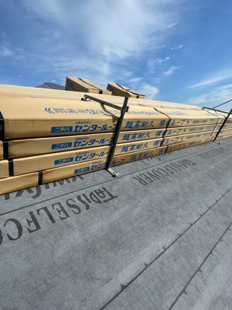 使用材料<br />
→ニチハ<br />
（色：Kブラック）